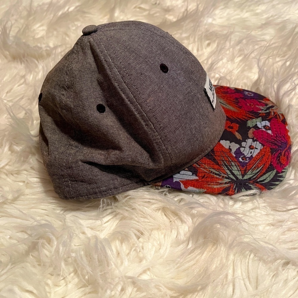Vans Women’s Grey Floral Baseball Hat - Picture 3 of 5